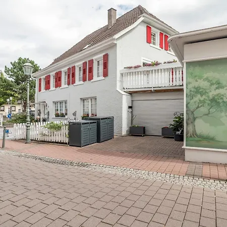 Schwarzwaldtani - Staedtle 3 * Buehl (Rastatt)